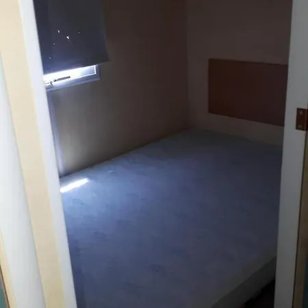 Mobilhome 4/5 P Hyeres 83400 Entierement Equipe Tt Confort Refait A Neuf Parc Aquatique Geant A 300M De La Plage Camping *